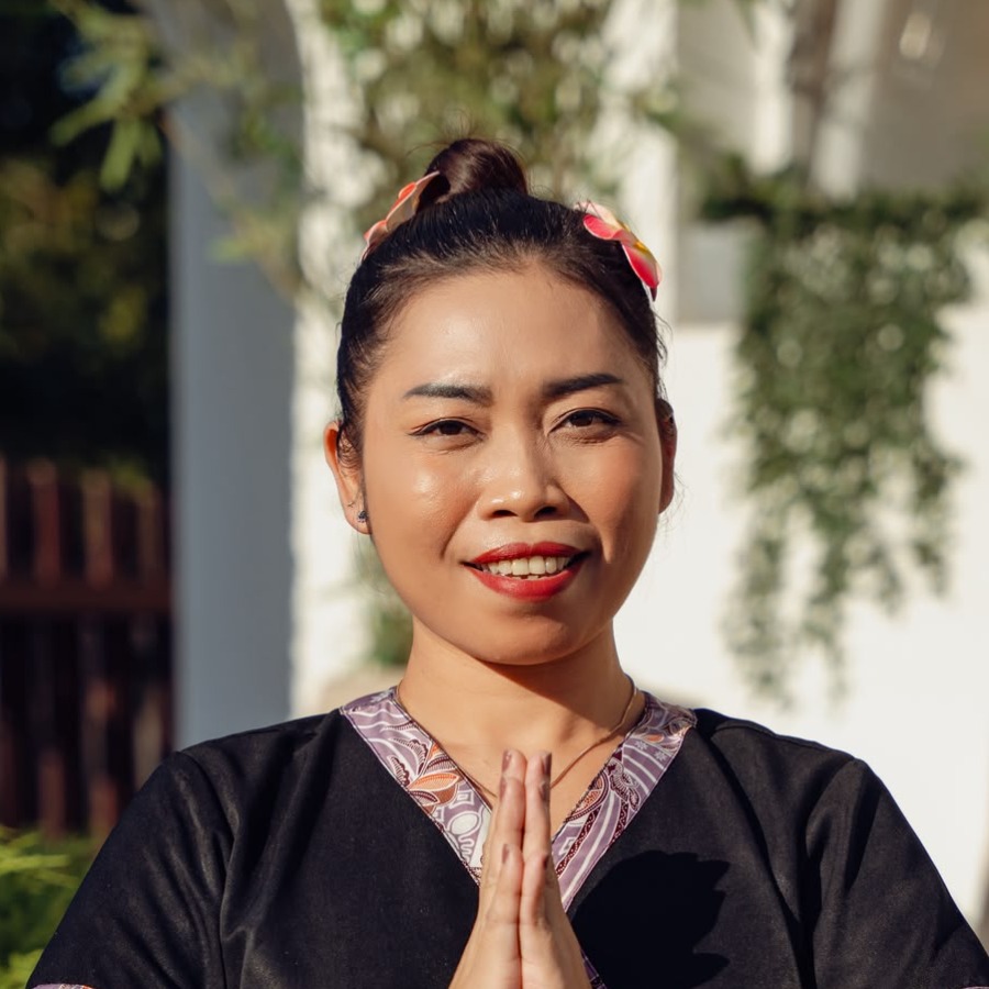Ratna, terapeută la Bali Wellness Center